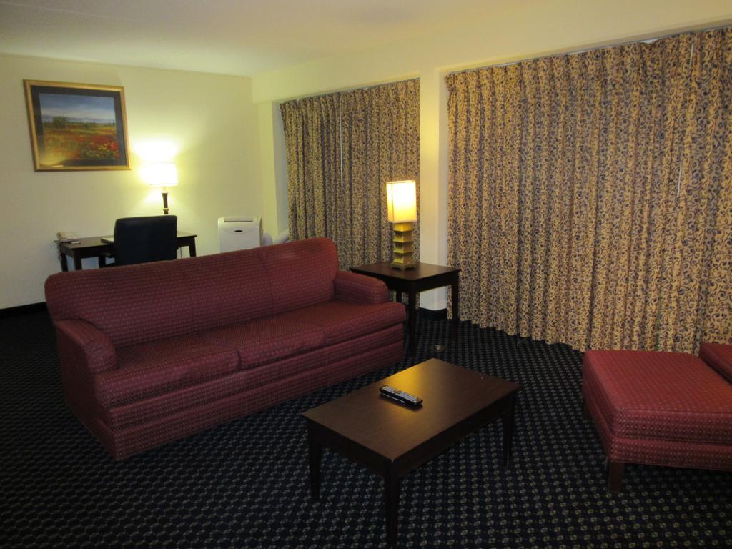Atrium Hotel & Conference Center Hutchinson Interieur foto