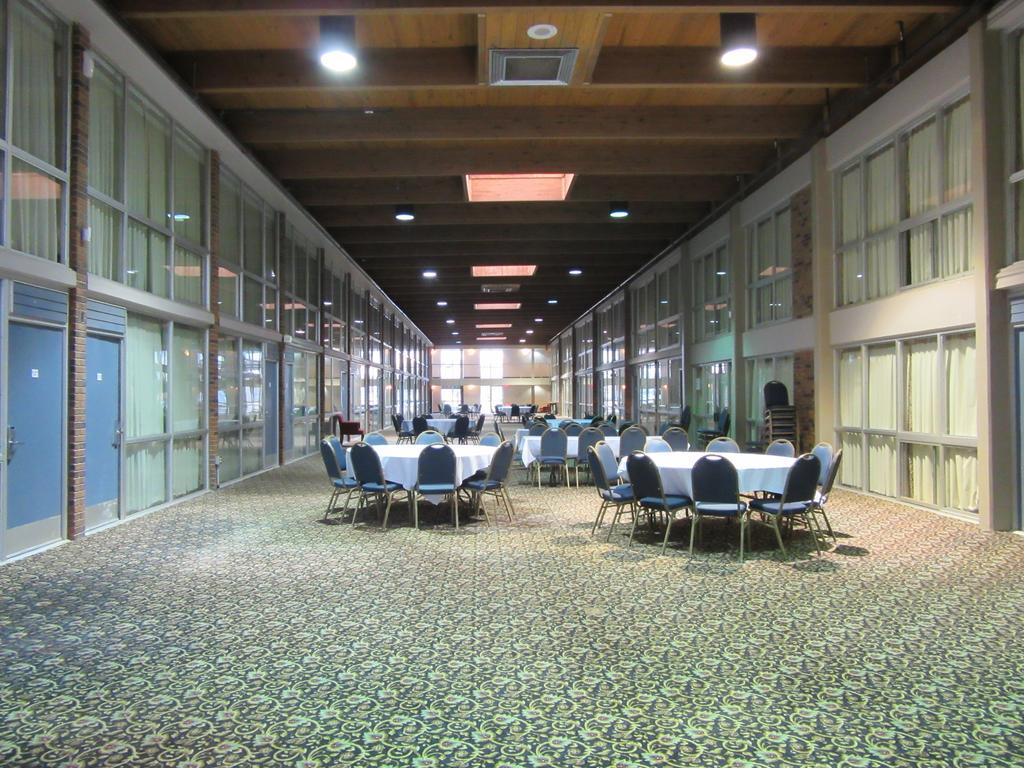 Atrium Hotel & Conference Center Hutchinson Buitenkant foto