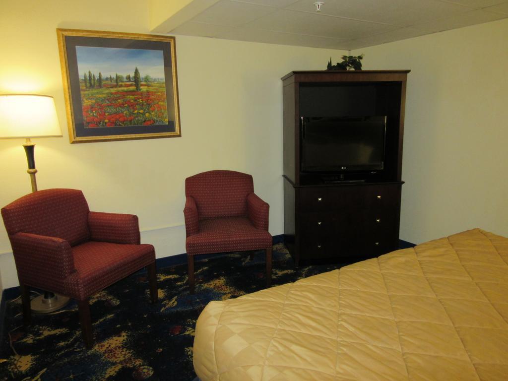 Atrium Hotel & Conference Center Hutchinson Buitenkant foto