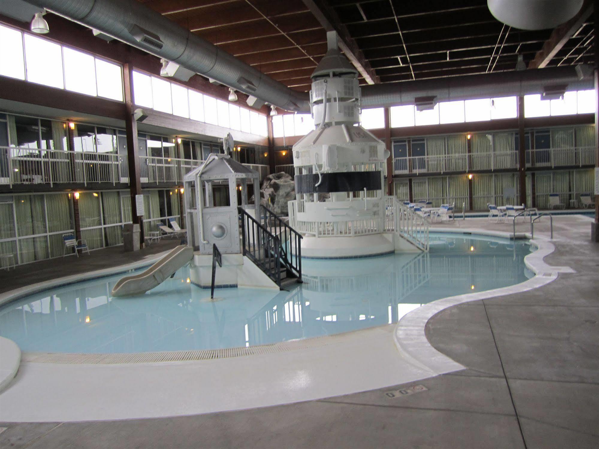 Atrium Hotel & Conference Center Hutchinson Buitenkant foto
